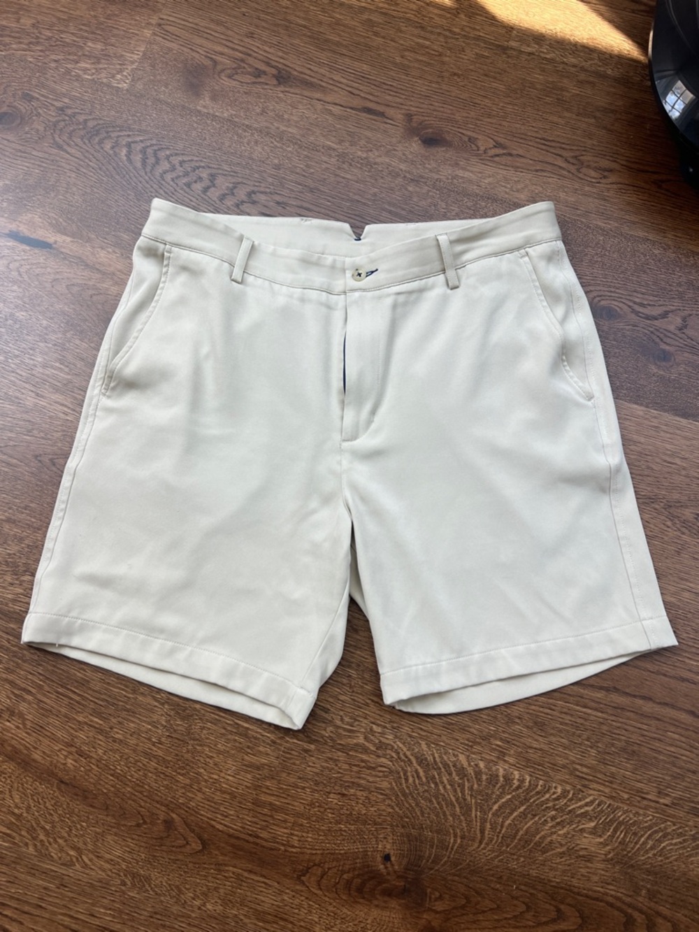 Onward Reserve Khaki shorts
